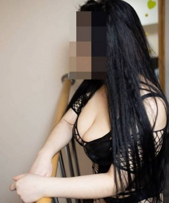 🌹 Уверяю, я создана по воплощению искусства соблазнения. 💋 Я знаю, как доставить наслаждение и сделать нашу встречу незабываемой. Живу в Москве и готова предложить вам самые разнообразные услуги, чтобы вы остались в восторге. Являюсь профессионалкой своего дела, так что вам не придется беспокоиться о качестве и комфорте в нашей встрече. 💼 Мои фото абсолютно реальны, и отзывы моих клиентов говорят сами за себя. 📸 Жду вашего звонка, чтобы вместе окунуться в мир удовольствия и страсти. 💫 Жаночка