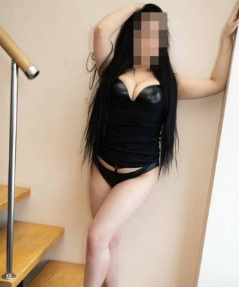 🌹 Уверяю, я создана по воплощению искусства соблазнения. 💋 Я знаю, как доставить наслаждение и сделать нашу встречу незабываемой. Живу в Москве и готова предложить вам самые разнообразные услуги, чтобы вы остались в восторге. Являюсь профессионалкой своего дела, так что вам не придется беспокоиться о качестве и комфорте в нашей встрече. 💼 Мои фото абсолютно реальны, и отзывы моих клиентов говорят сами за себя. 📸 Жду вашего звонка, чтобы вместе окунуться в мир удовольствия и страсти. 💫 Жаночка